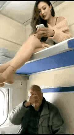 大爷已经被整崩溃了。大爷这是先礼后兵，之后才是正题，大爷说，再给我年轻三十岁，我