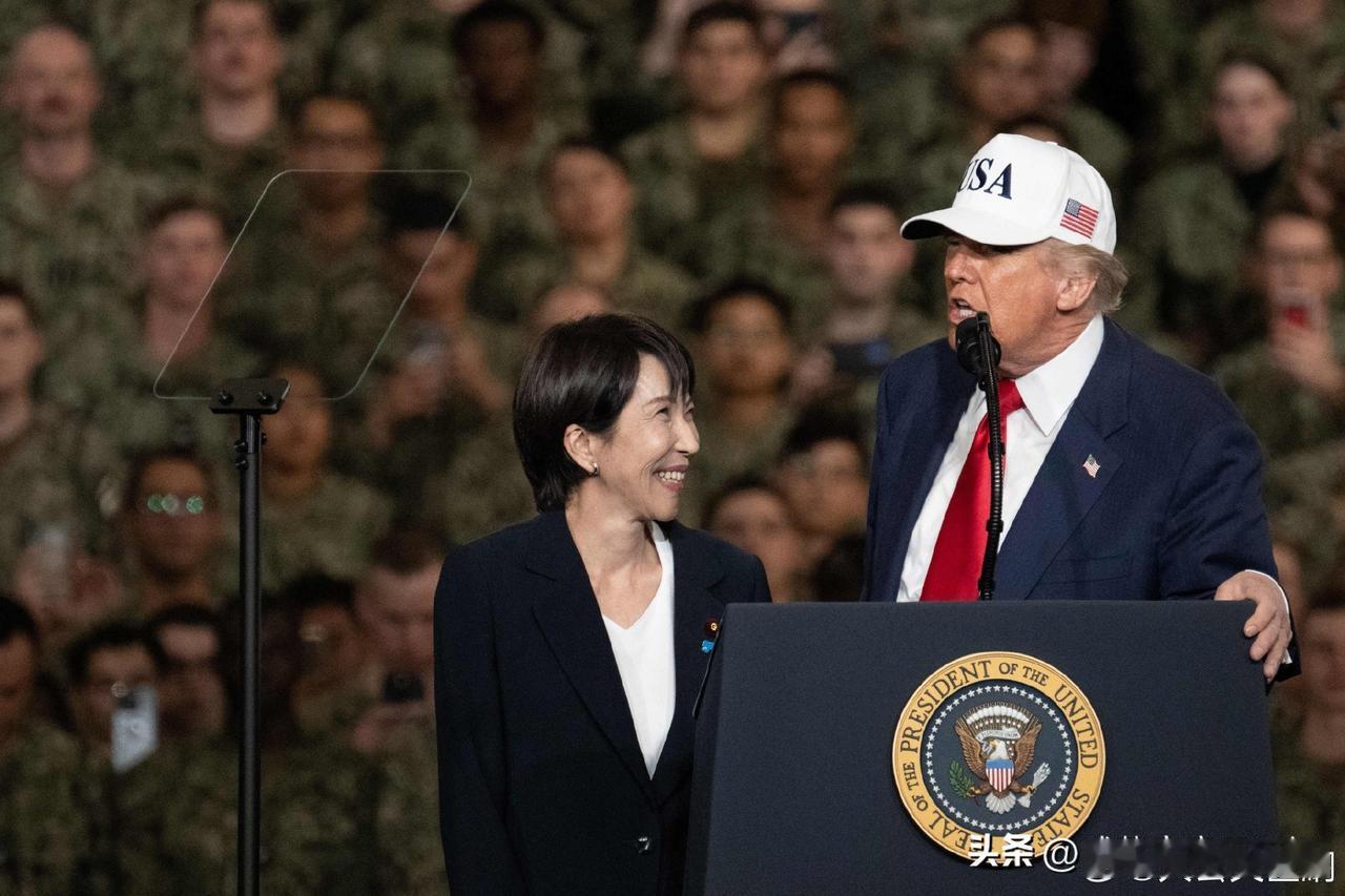 女鬼子把谄媚演绎的淋漓尽致，这满眼的宠溺，找到失散多年老情人的那一刻的幸福，那满