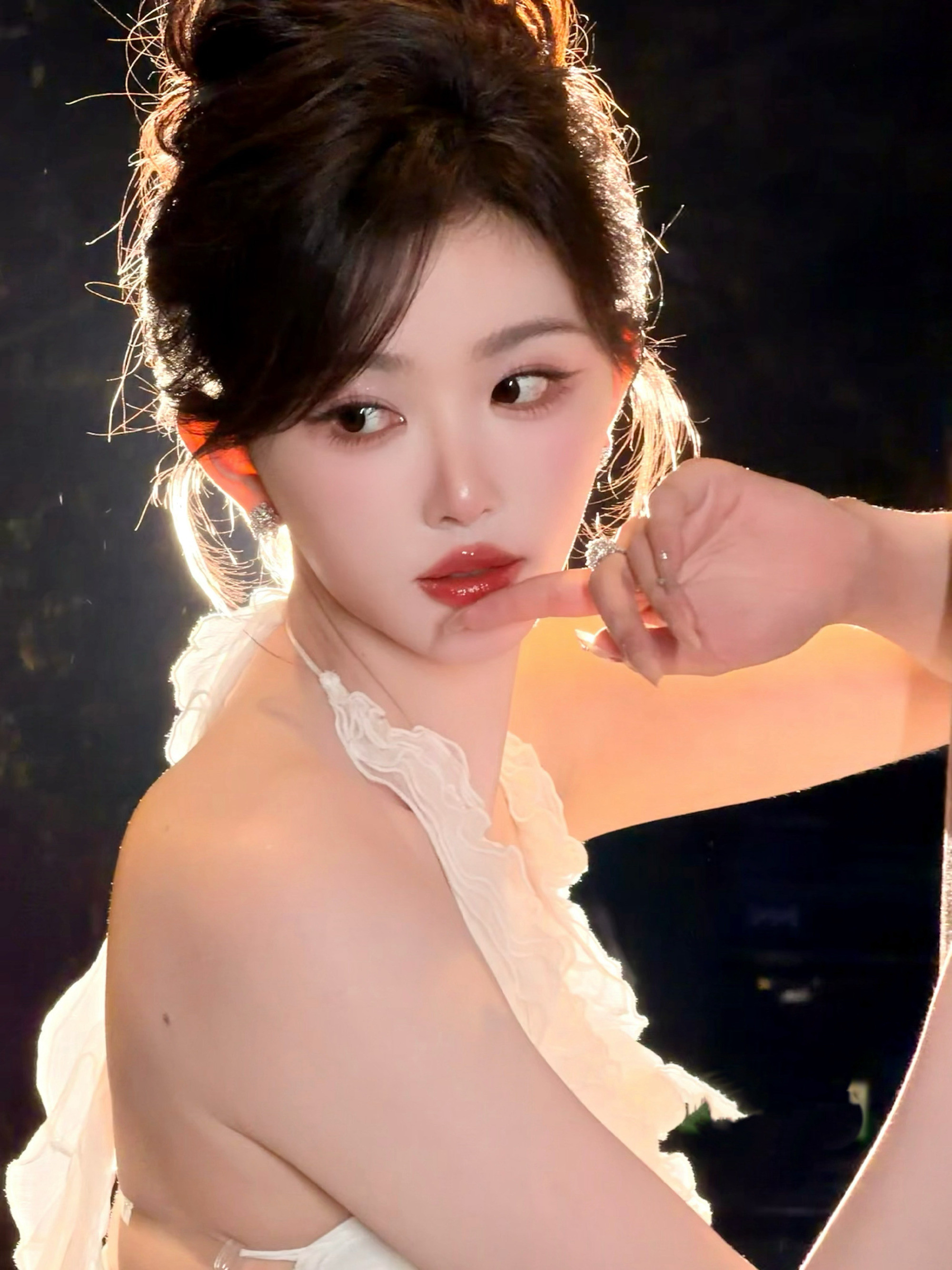 孔雪儿你美孔雪儿让我想了半天漂亮话是雪松茉莉味的雪儿🤍清冷又温柔的香味隔着屏幕