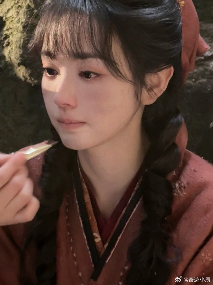 小花猫田曦薇田曦薇在cos小花猫樊长玉这身“受伤版”小花猫也太绝了！哭唧唧的模