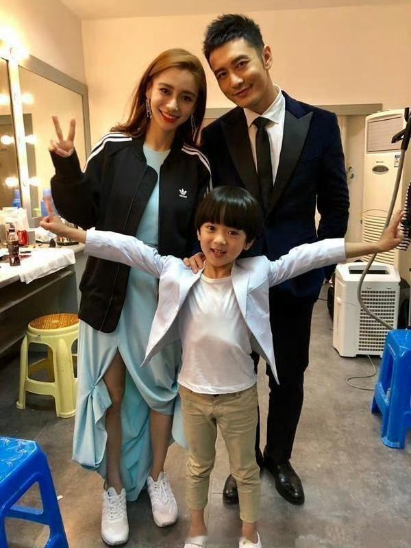 黄晓明说的一家三口的旅游如今成了这样