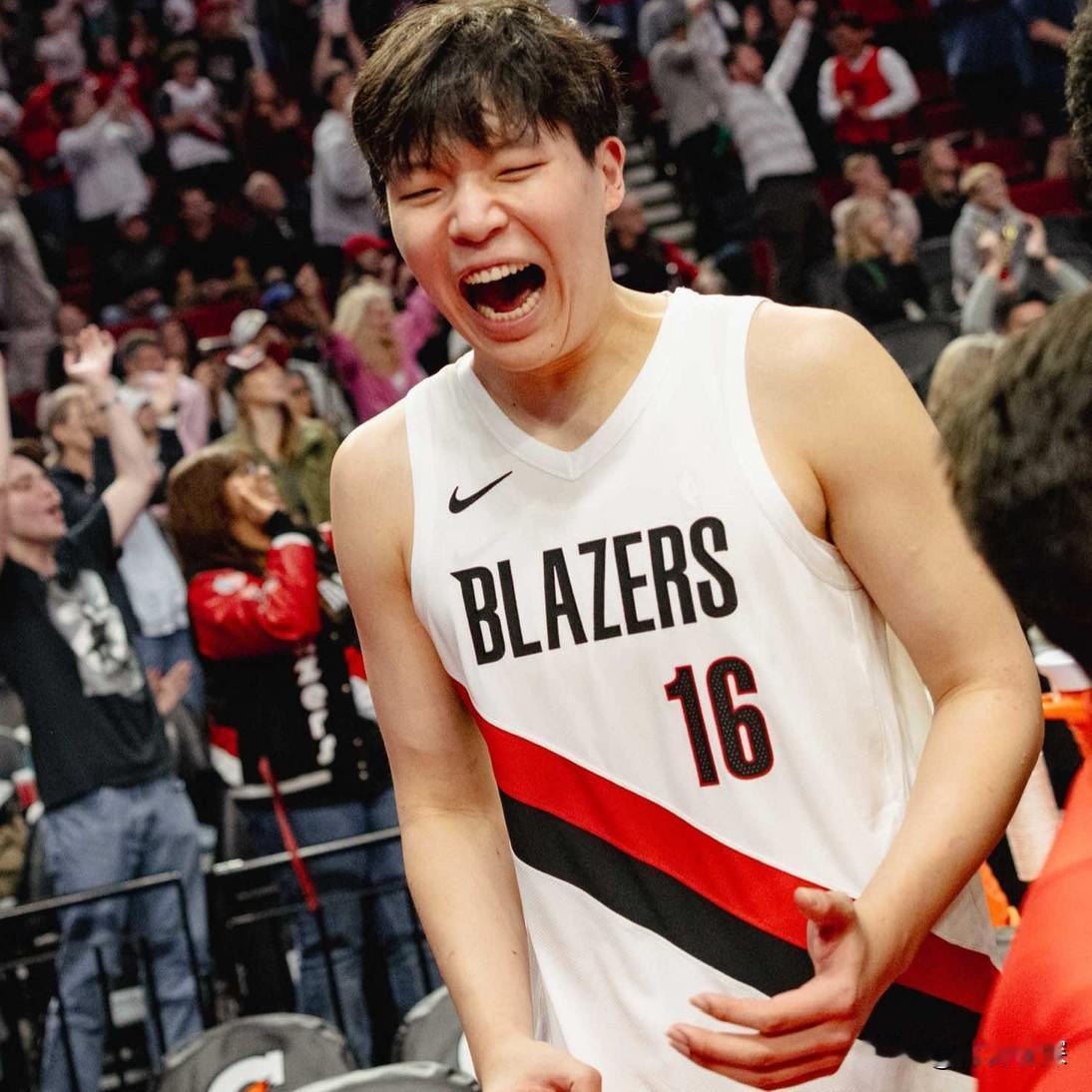 主教练替杨翰森鸣不平，差点起势！开拓者96-119灰熊，赛后采访里，主教练斯普