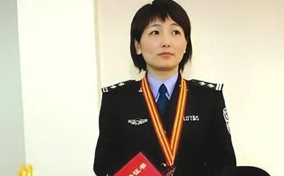如今全网最糟心的女人，恐怕就是聂海芬了。倒不是因为一张脸让人生厌，也不是轻飘飘一