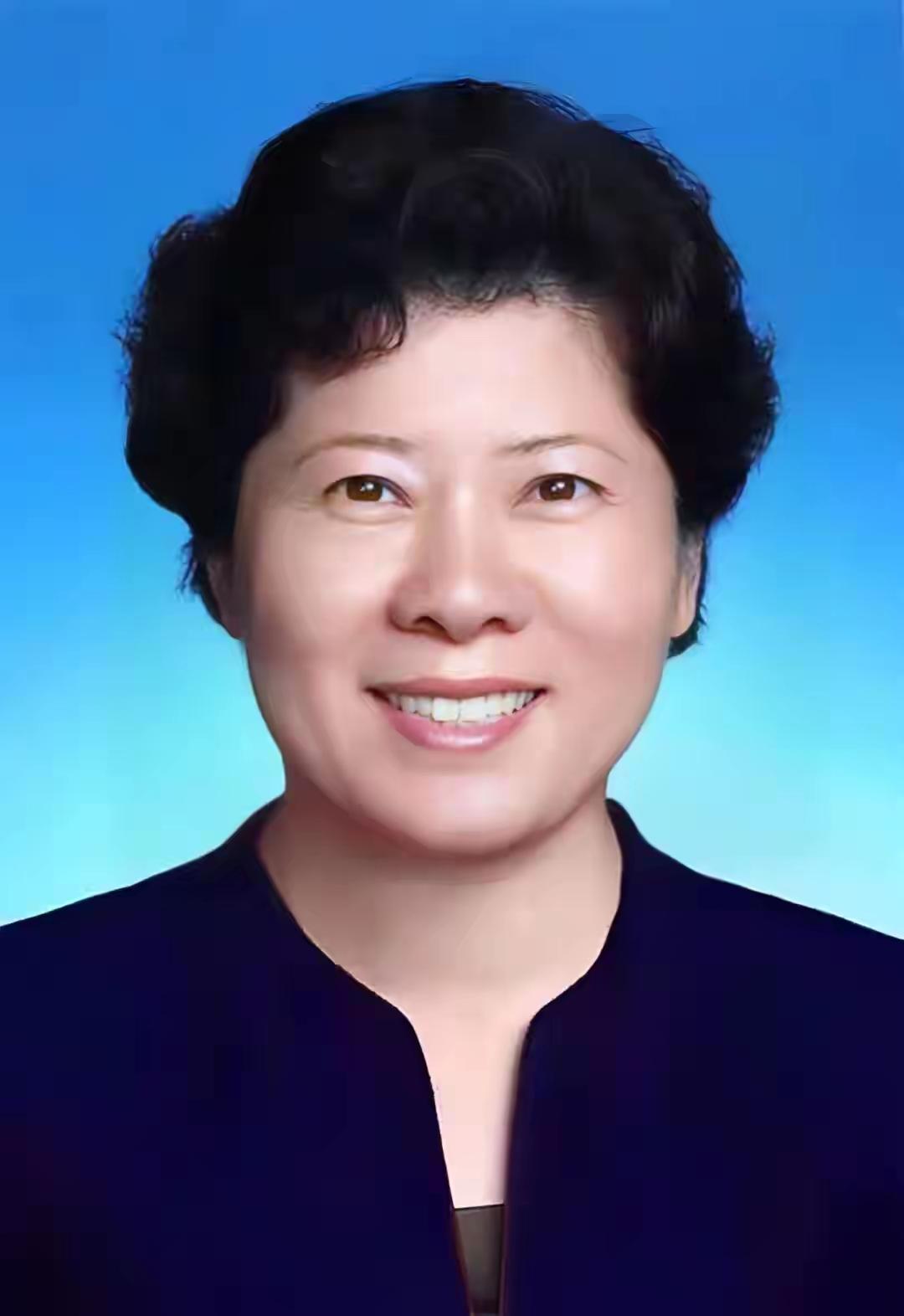 祝贺祝贺，虽然没有提升，这也是一种重用，是为了以后退居二线做准备。吴桂英1966