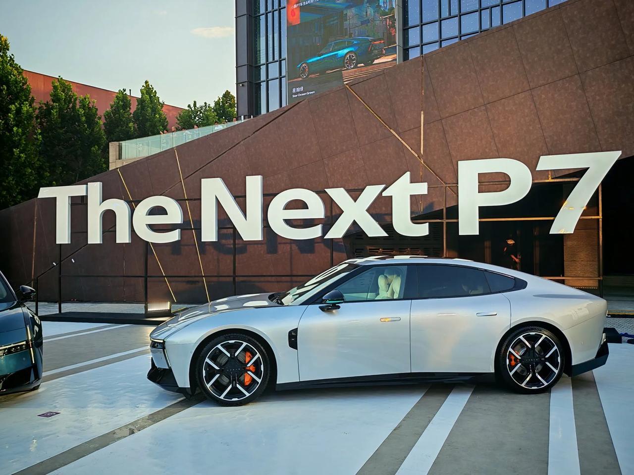 TheNextP7！已经到小鹏P7发布会现场了，人超多，一会听听大师兄的演讲