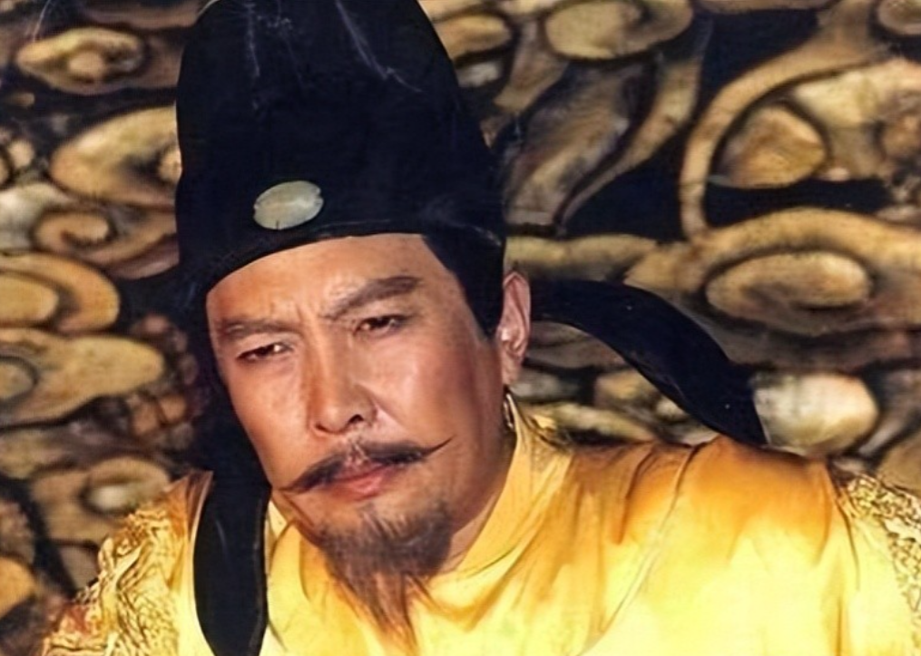 643年，侯君集谋反被灭族，李世民说：“朕想要赦免你，但百官不答应，你有什么遗言