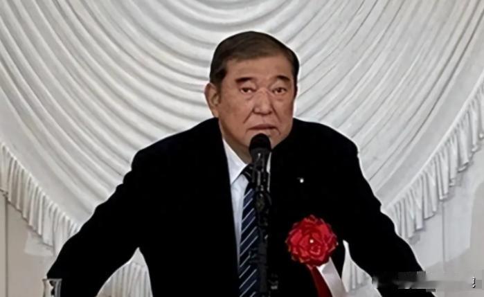 中日对峙不管怎么升级，日本好像越来越兴奋越来越嚣张了，表面上我们中国好像处于强势