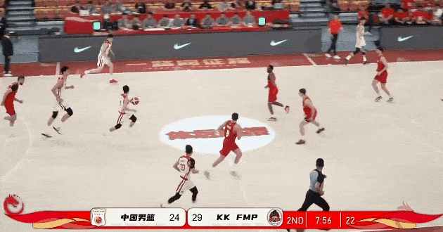 草根逆袭典范！从打野球糊口到男篮首发，落后逆风连砍8分，庞峥麟改写国产后卫出路