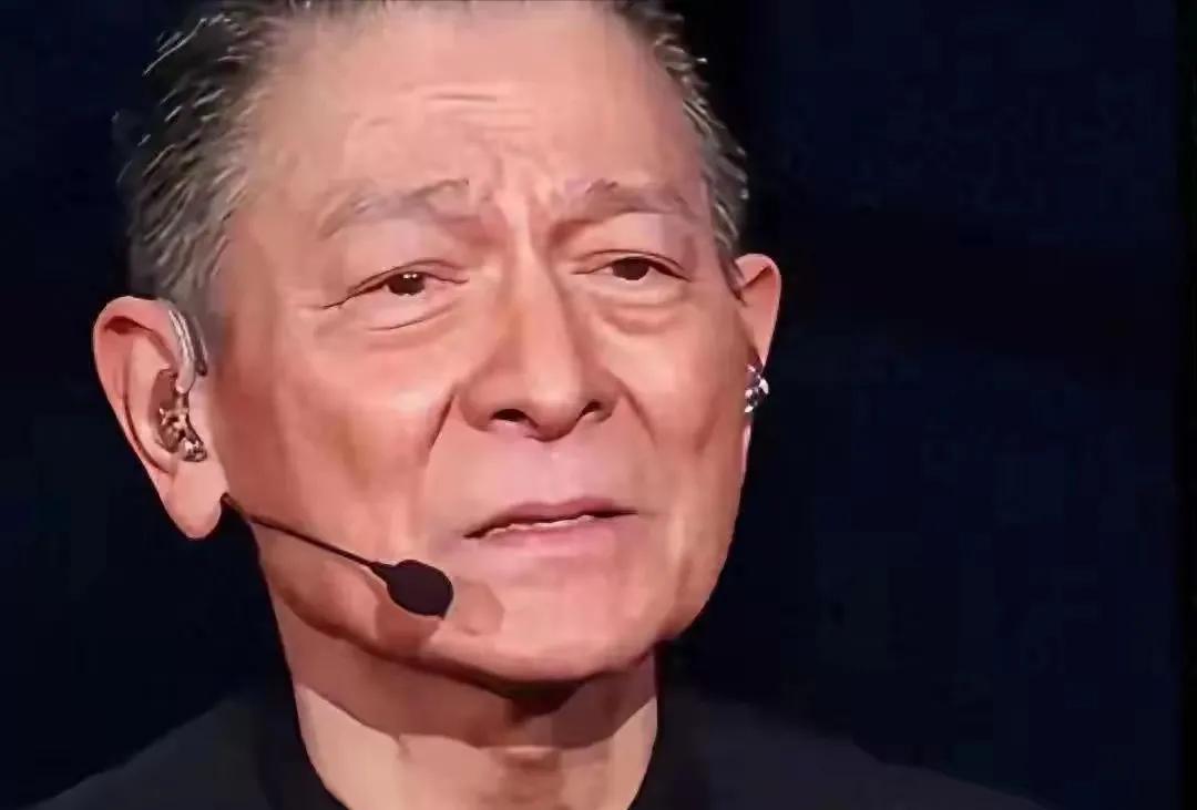 不化妆与化妆，真的是冰火两重天啊！曾经的一代偶像，终于步入老年人的模样！不医
