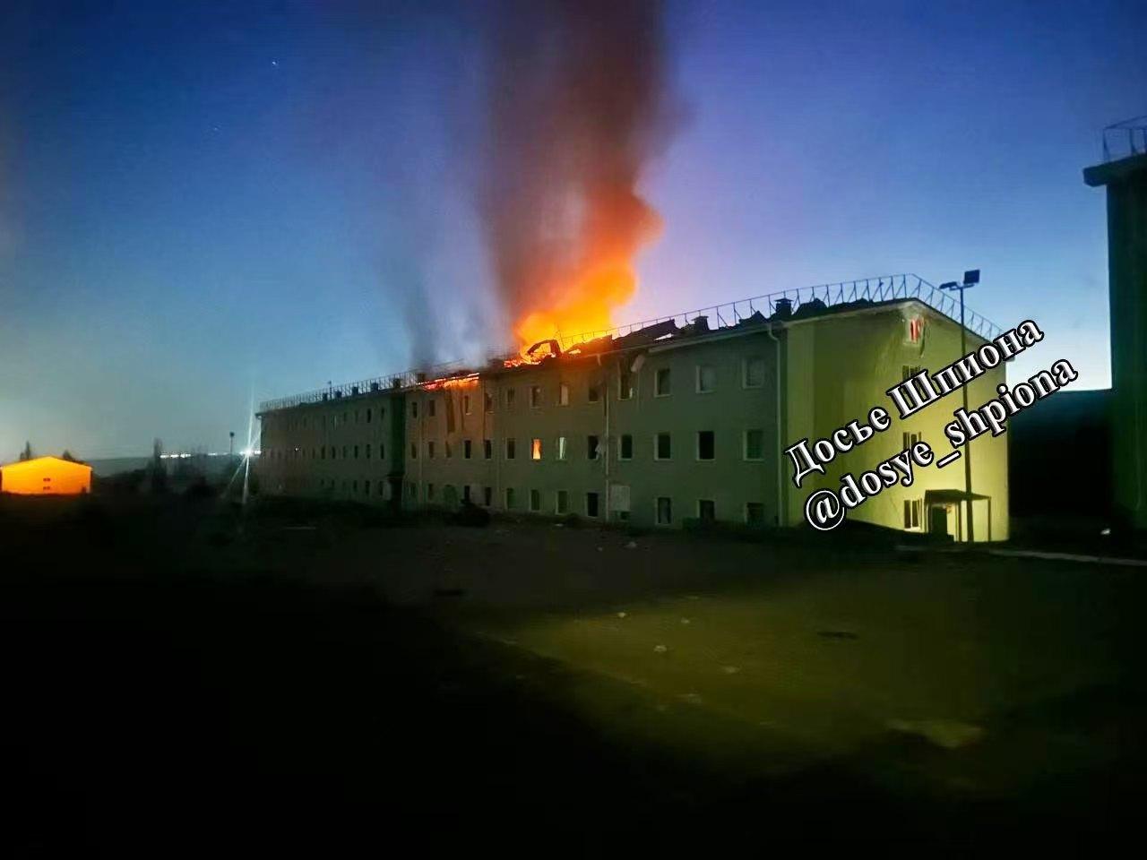 俄军还在大后方睡觉呢，乌军导弹就直接打穿屋顶，在俄军宿舍楼爆炸，在俄军食堂餐厅爆