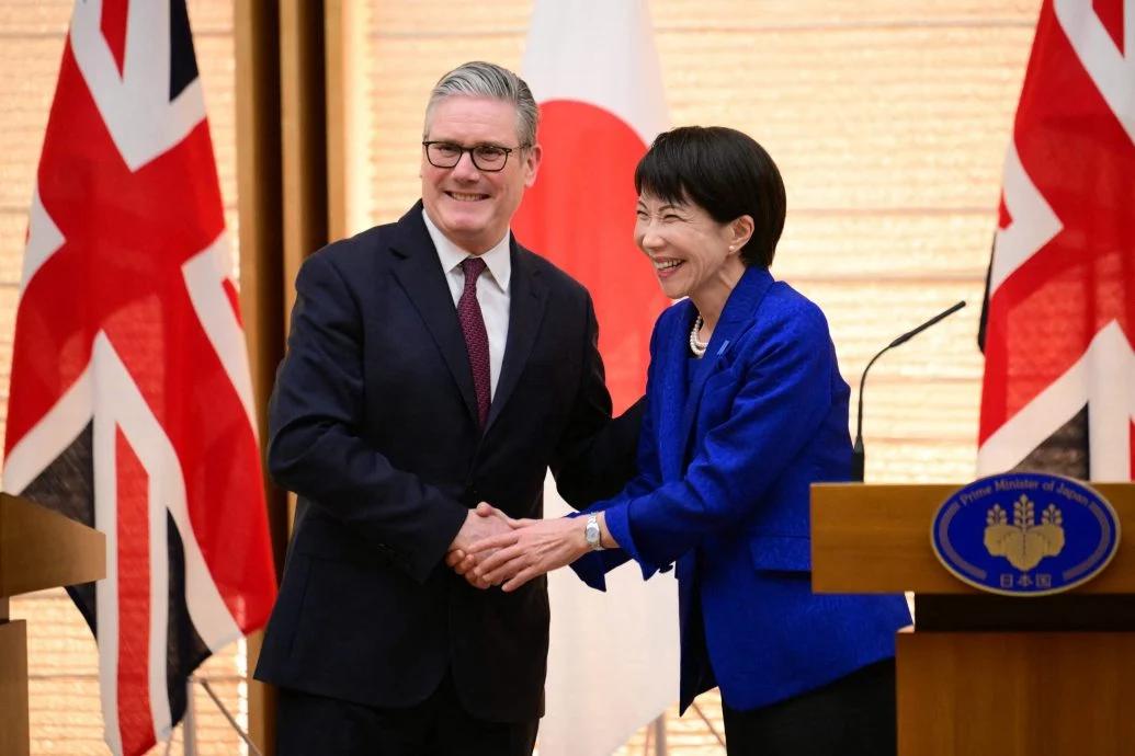 这就是所谓的“英日铁盟”？很多人看到高市早苗和斯塔默并肩而行，以为是两大岛国的战