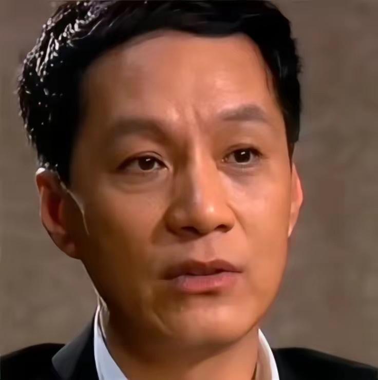 看完冯远征和梁丹妮的故事，瞬间被戳中泪点，这才是婚姻最动人的模样。冯远征四十