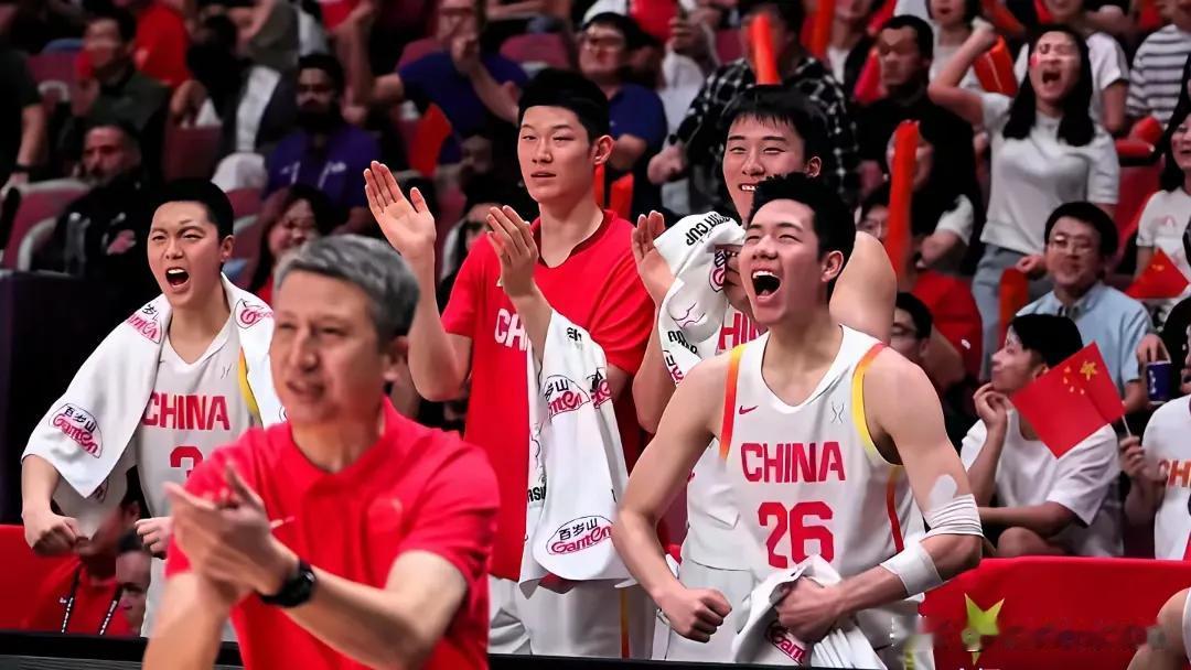 中国男篮打出了血性！中国男篮在本届亚洲杯的表现越来越抢眼！继挫败宿敌韩国队后，又