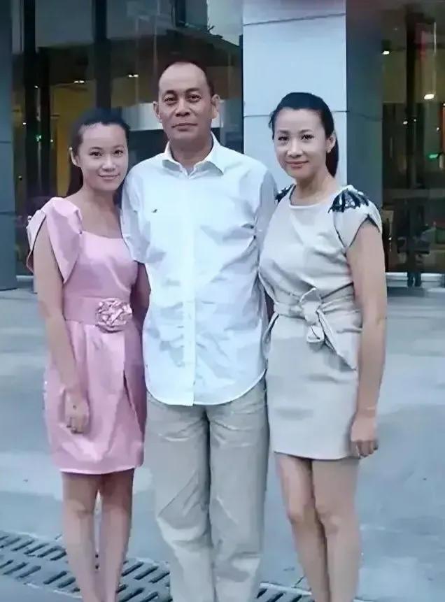 张光北娶了中戏学妹，恩爱33年无绯闻，而且不拍吻戏，女儿优秀，也毕业于中央戏剧学