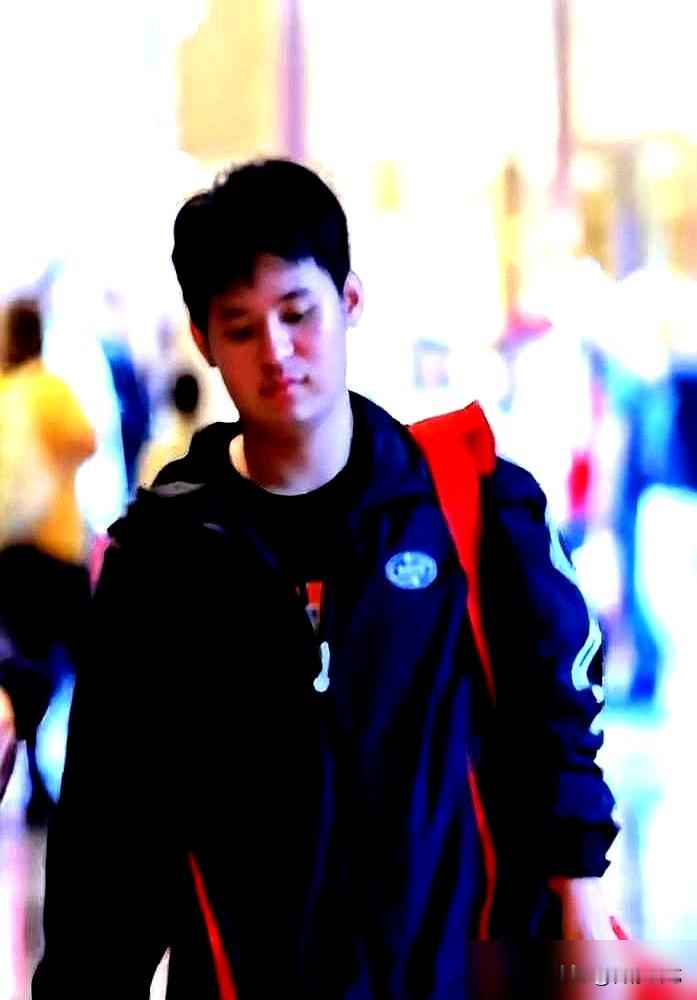 2000分冠军积分一夜清零！曾经最年轻的世界第一，现在只领先身后的张本智和5分。