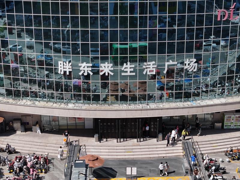 胖东来这是妥妥的“控速失败”啊！截至2025年11月8日，销售额突破200亿，达