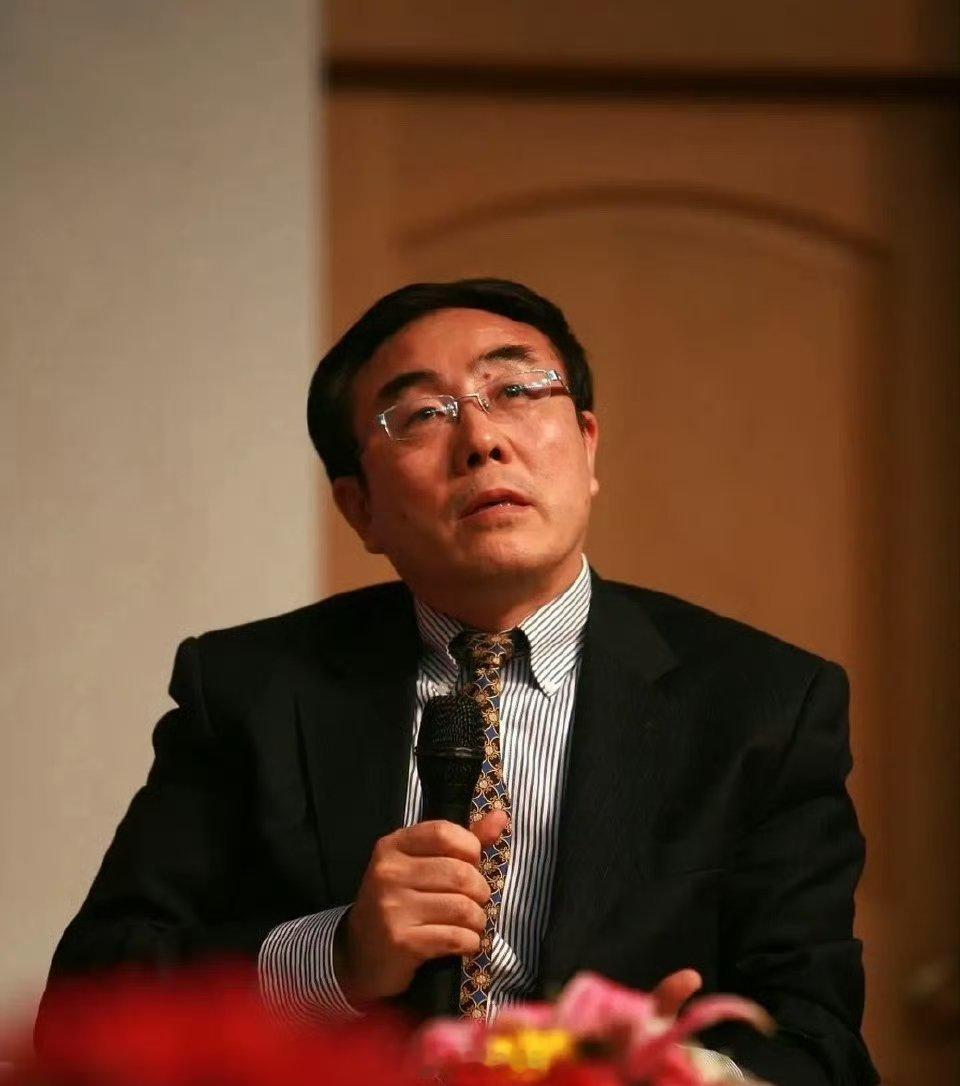 为股民发声的刘纪鹏教授，昨日在直播间又狠狠地批评了制度的不公平性，其中重点提到了