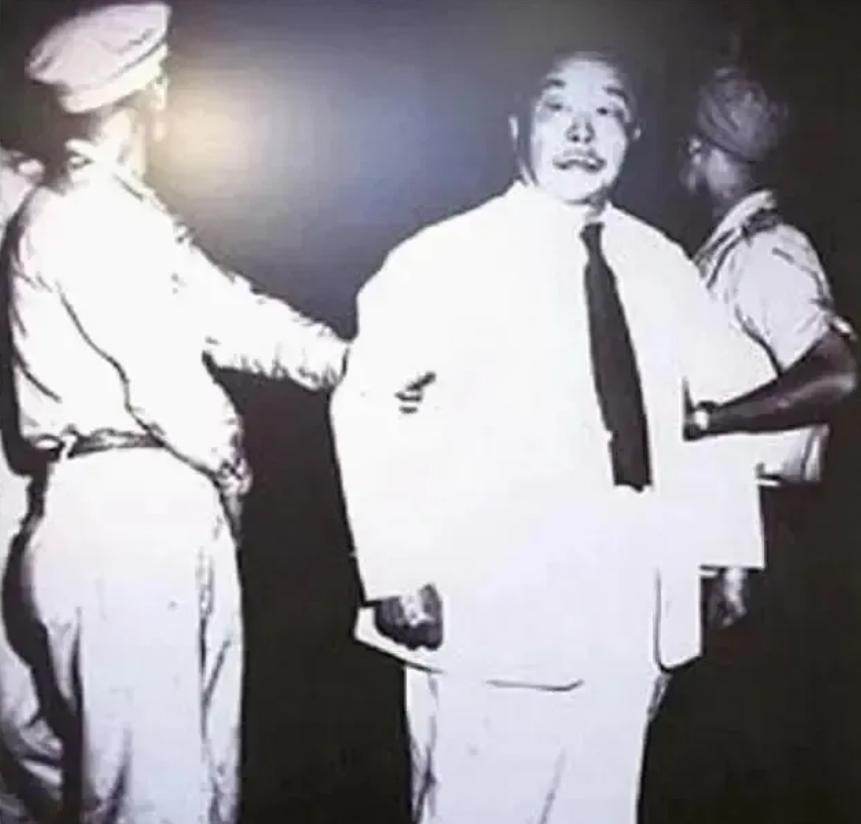 1950年，国军上将陈仪被押去刑场枪毙，监刑的蒋鼎文给他送来酒菜，陈仪却说：“不