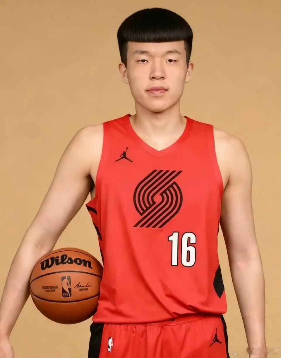 网友给杨翰森设计的发型，后面越来越过分了