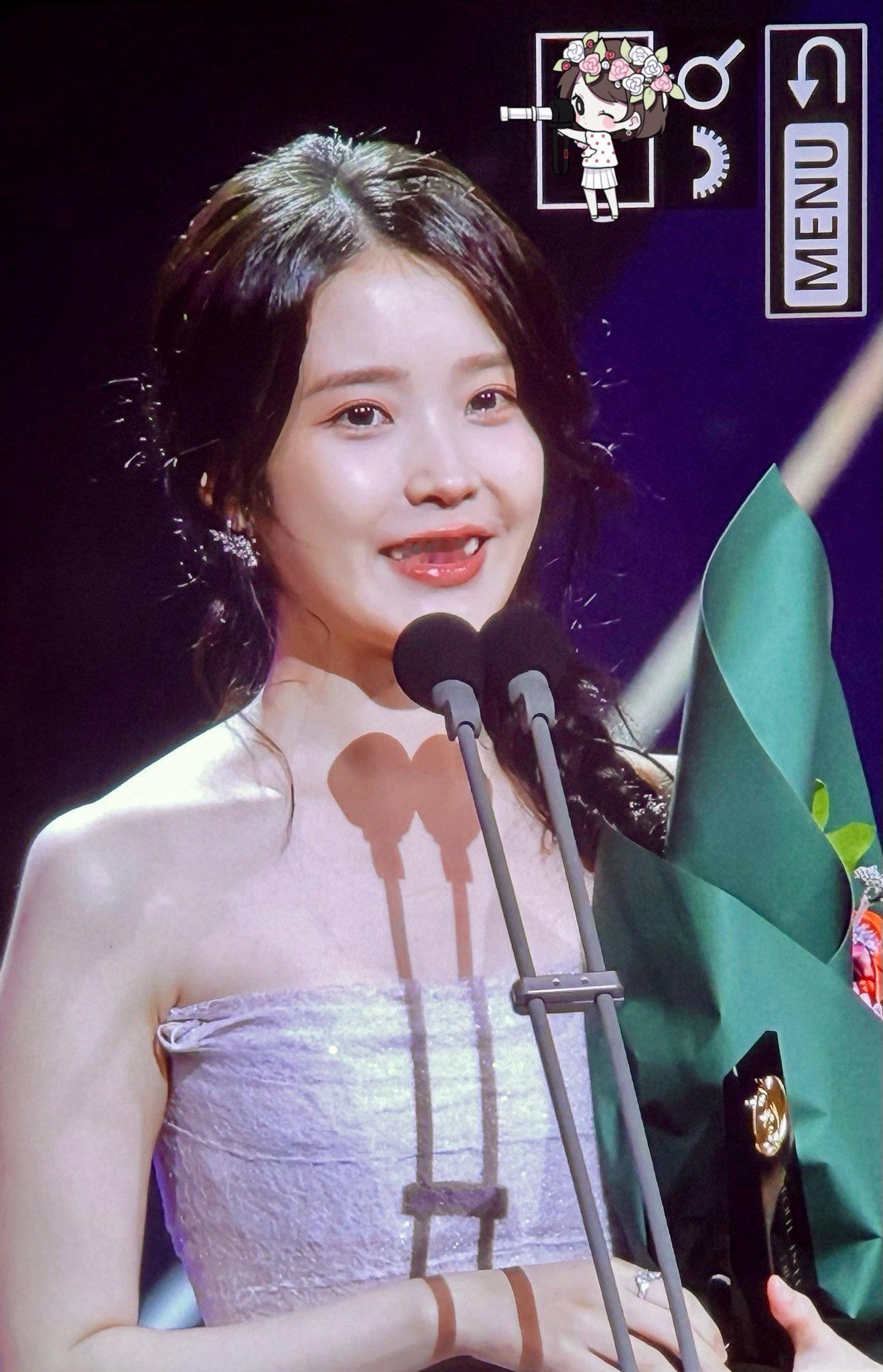 251002IU首尔电视节颁奖典礼饭拍预览图cr.iu_snoopyIUd
