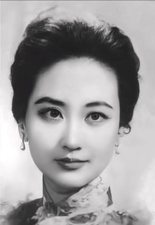 1950年，孙立人和秘书黄正就快要捅破那层窗户纸，抱得美人归了，但蒋经国知道后竟