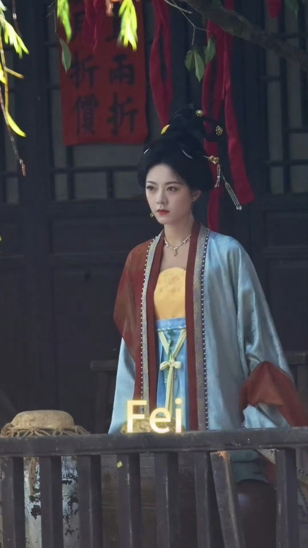 赵今麦楚听雨红色仕女服造型，高发髻听雨堂堂来袭这发型真嫦娥姐姐[爱慕