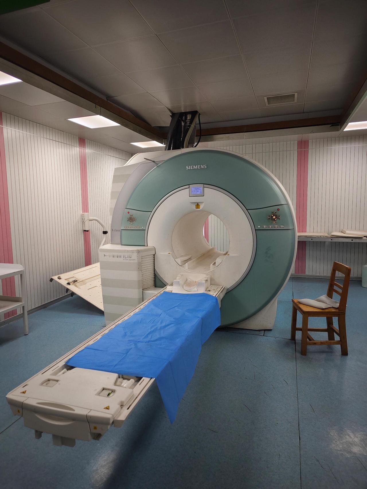 太恐怖了：被遗忘在核磁舱内的男子，武汉一男子在医院做核磁共振时，竟被医护人员遗忘