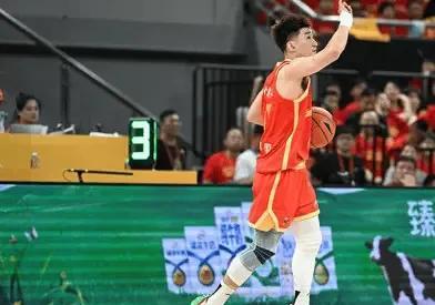 广厦太抽象，就算他们夺冠，这只球队也很难让人有好感总决赛第五场，孙铭徽穿夺冠球