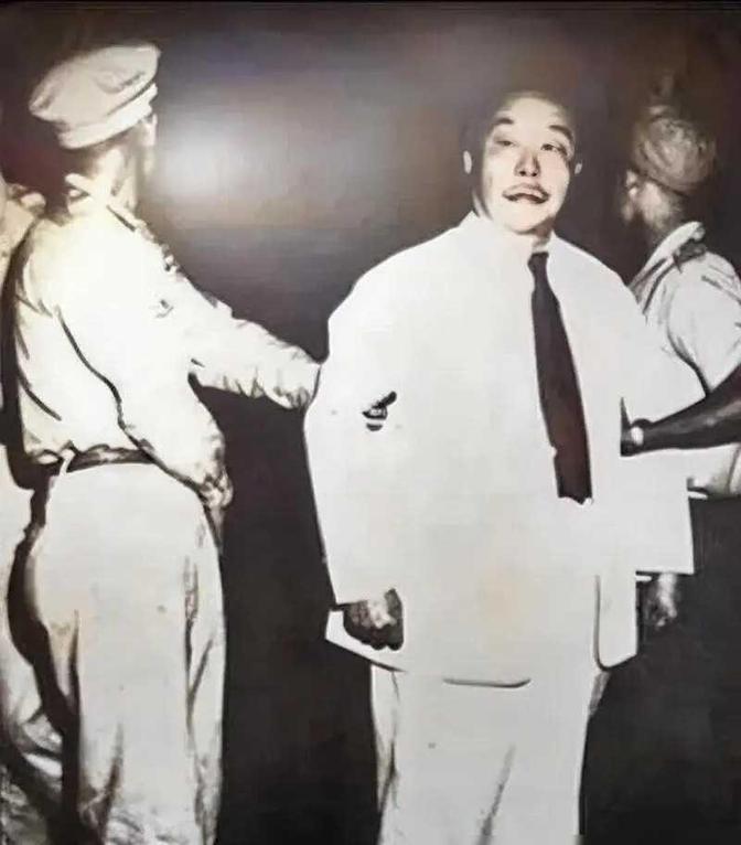 1950年6月18日，国民党上将陈仪被执行枪决，行刑前，蒋鼎文让士兵端来酒食，陈