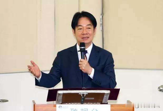 赖清德今天与其发言人郭雅慧等人窜往新北产业园区，与电子，纺织产业代表交流时表示，