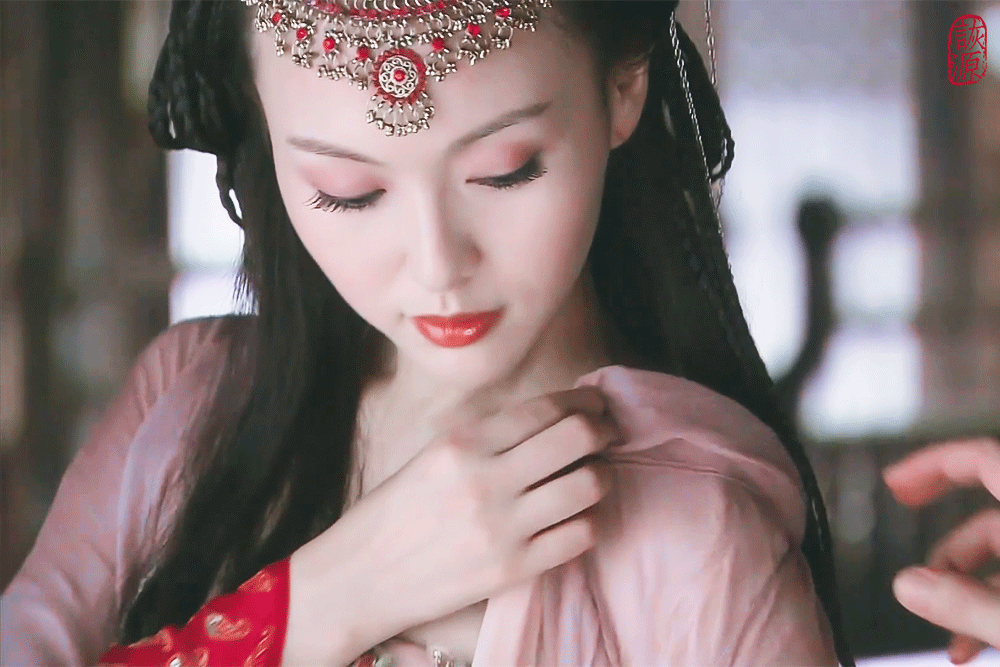 ⭕【盘点-从衣服向上推镜至人脸】☽感觉衣服面料越好看这类镜头越好看～～～[