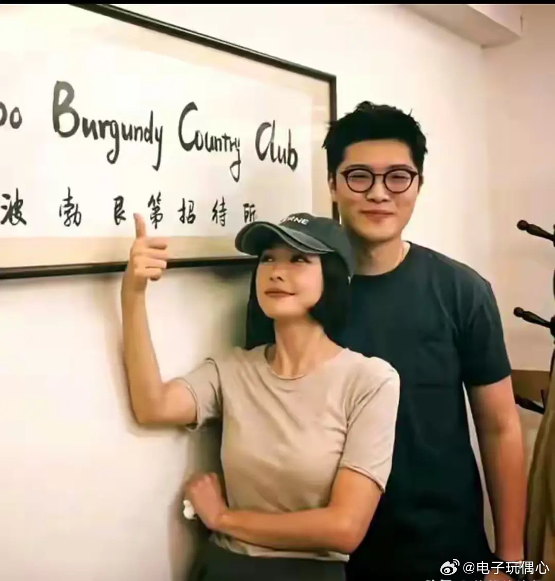 万万没有想到，女神现实中居然那么矮，白瞎我看了十几年电视！