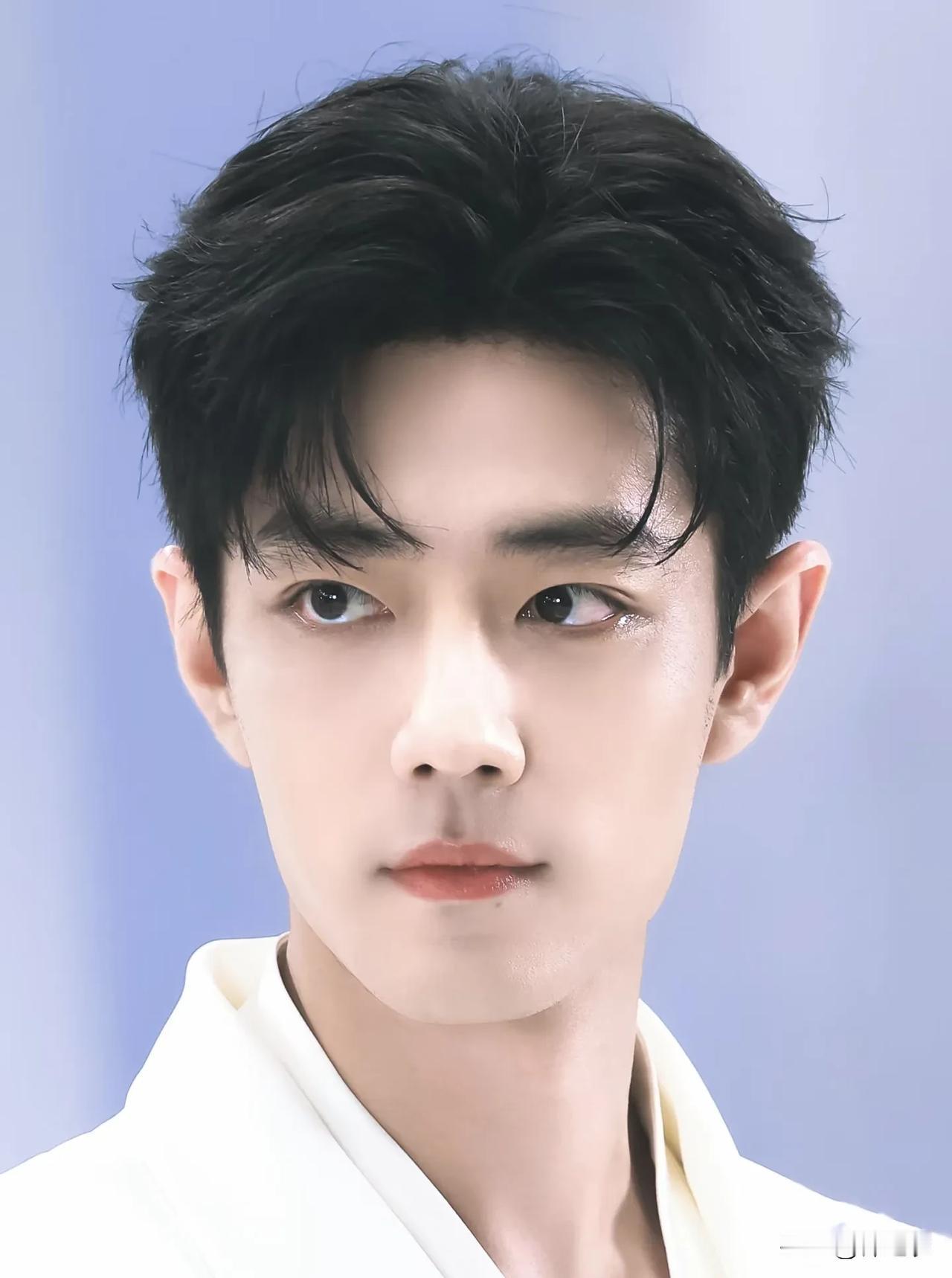 至今没有忘记，当时我还不认识肖战是谁，也不看剧，也不知道陈情令是什么？身边人