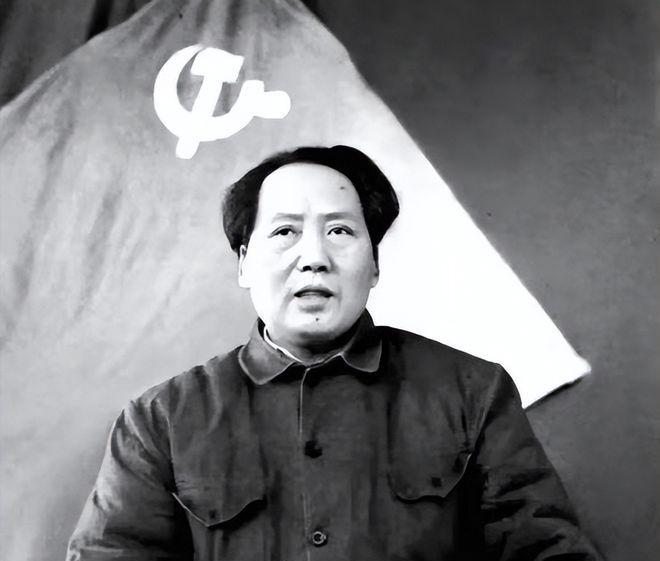 有一次，一位西方记者采访毛主席，问了一个让众人为难的问题，“主席先生，新中国建立