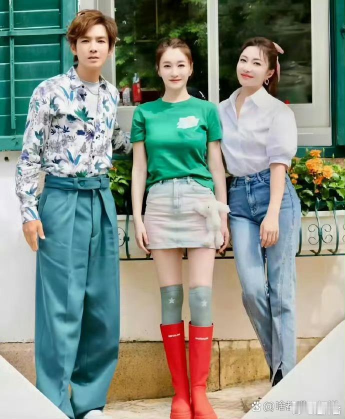 李小冉早期无修图，这颜值身材怪不得富豪苦追十年