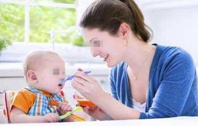 宝宝应该什么时候吃辅食? 第一餐辅食吃什么? 宝妈们了解吗?
