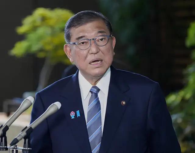 在抗战胜利80周年时，石破茂放弃了过去30年的传统，不发表对二战罪行的官方见解，