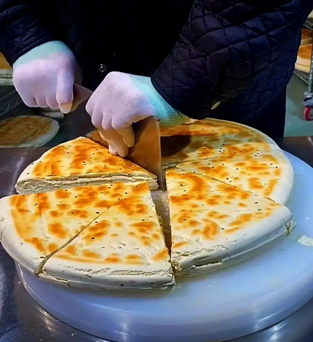 单亲妈妈14年手打200万个锅盔14年，200万个锅盔，从欠债200万到撑起一家