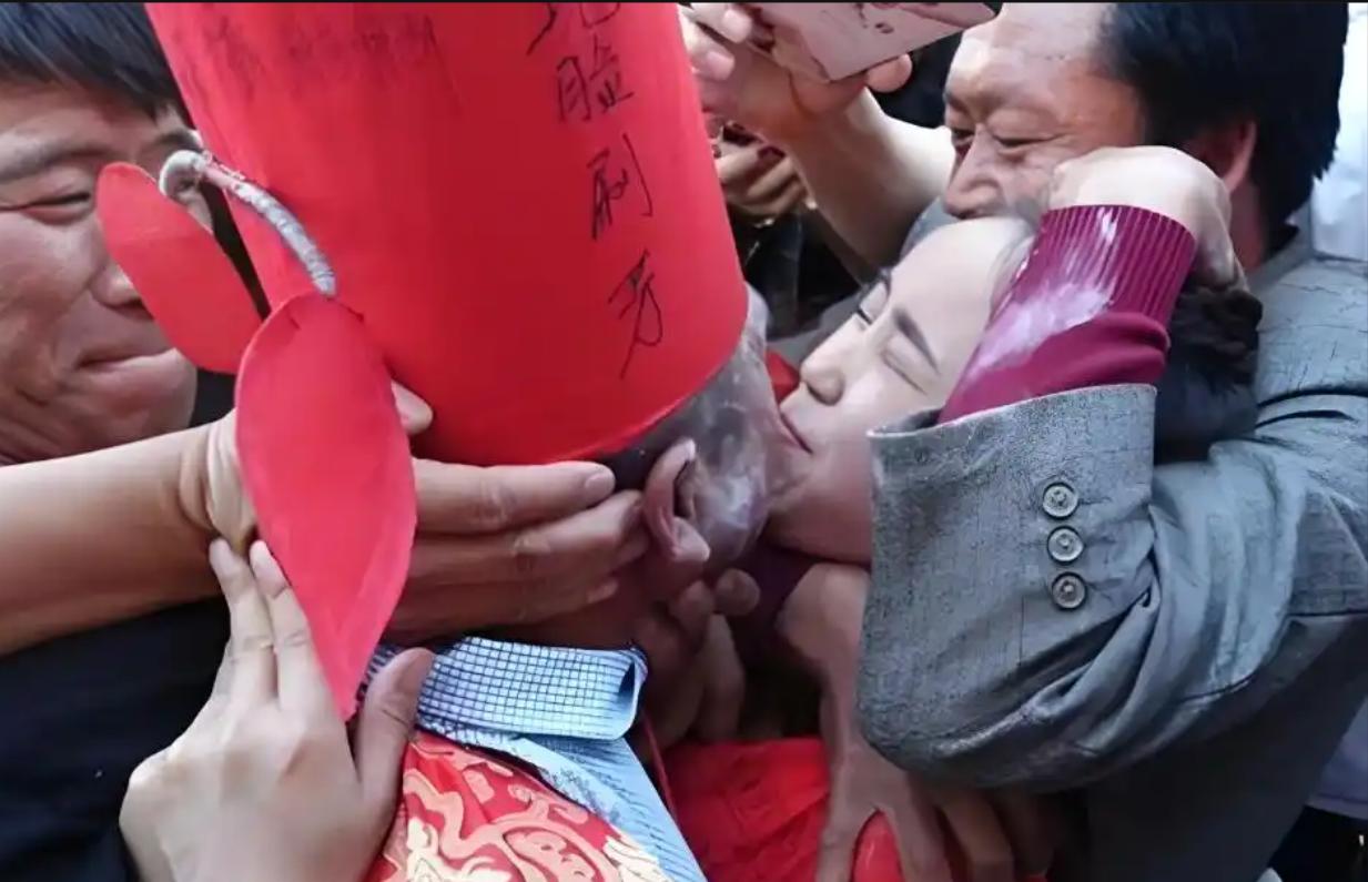 领证28天闪离！211女学霸被婚闹逼到抡开水壶，丈夫一句话让她彻底心寒…😤这