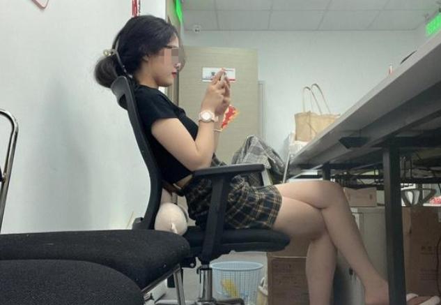 这不是“打工皇帝”剧集，而是正在身边发生的职场现实。陕西西安，24岁新晋女白领产