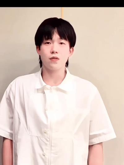 来自王楚钦的新婚祝福视频！早生贵子也安排上！头头给好朋友的新婚祝福视频今天被发