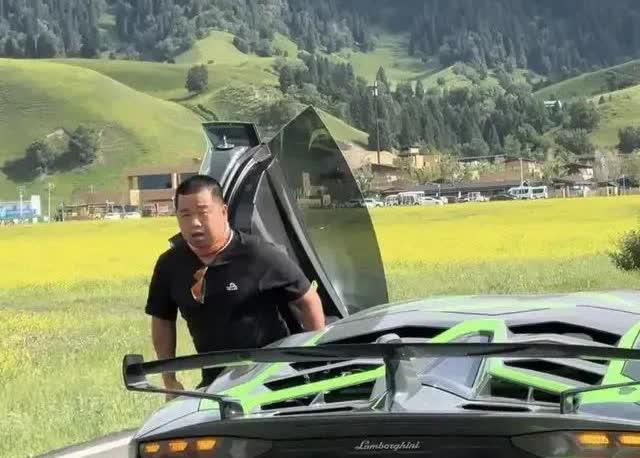 大叔这车炫得……我居然无法反驳。[捂脸哭][捂脸哭]