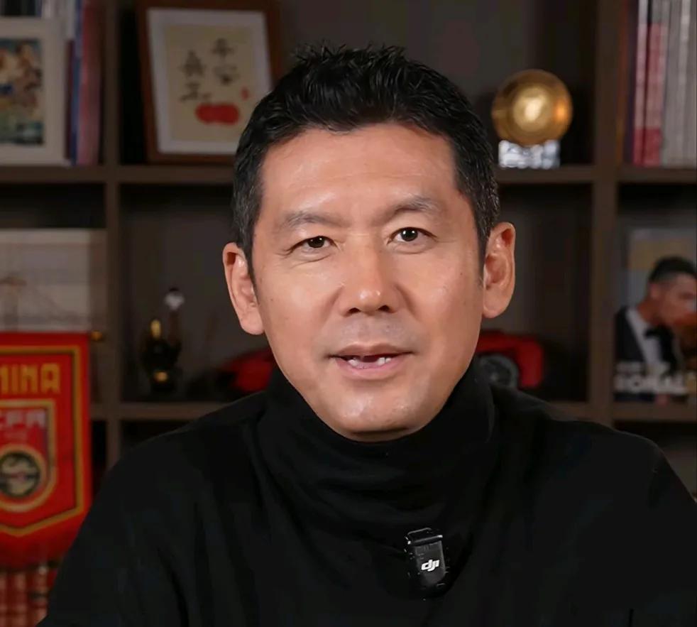 前国脚杨晨承认，目前意大利队想晋级世界杯正赛确实不稳。他表示，这支球队从欧预赛