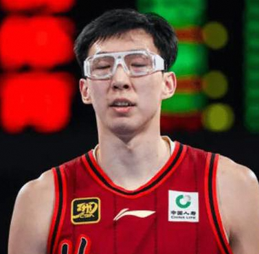 G6北京惜败广厦，赛后2喜2忧，周琦闪耀难挽败局