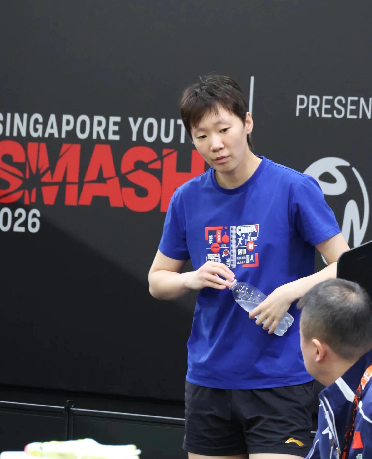 WTT新加坡大满贯，王曼昱对阵曾尖赛前训练现场。由于陈幸同的比赛在同一时间，任浩