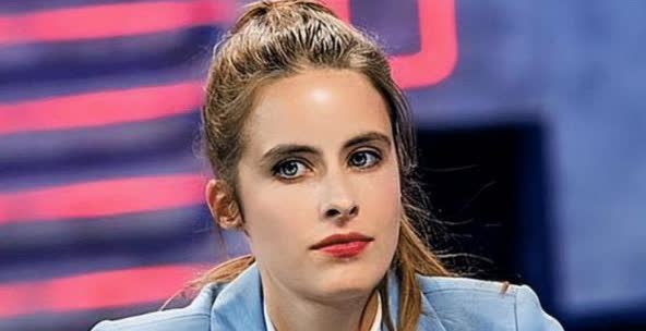 “不让我去中国找他，我就终身不嫁！”2021年，一位年轻貌美的美国女学霸不顾父母