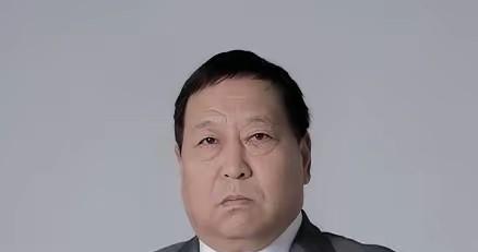2005年，广平县公安局副局长郑成月，接到一个追捕逃犯的电话。他没想到，这个电话