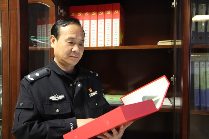 一名监狱老干警的笔记: 关于不放弃和挽救的故事