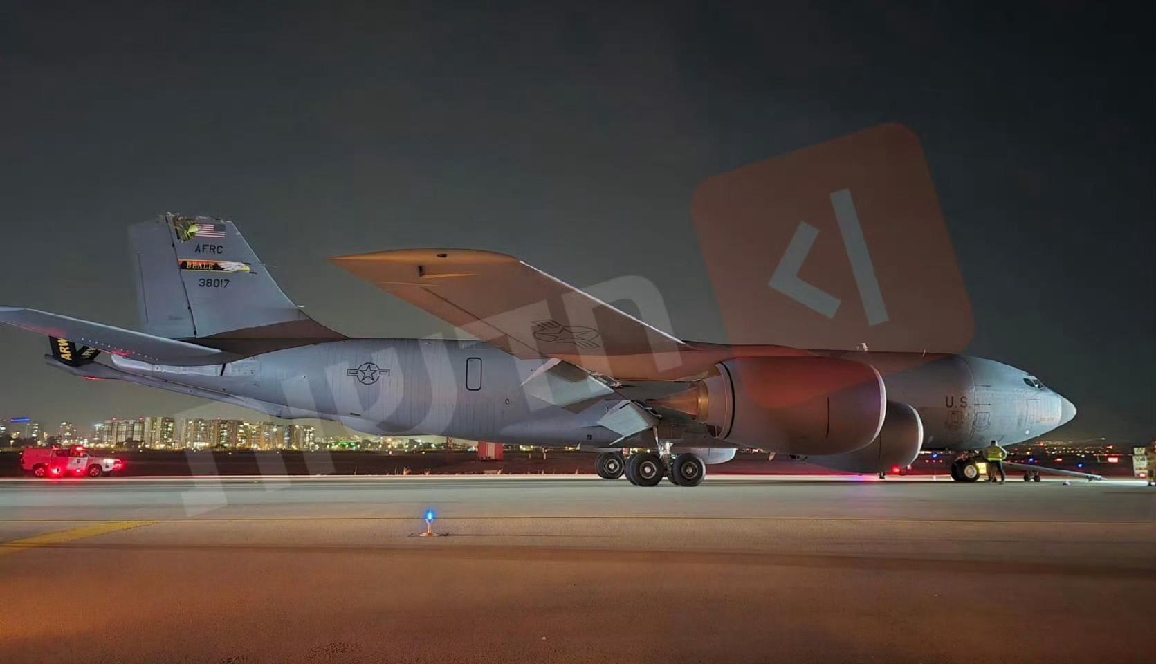 美军确认坠毁加油机上4人死亡美军两架KC-135R加油机发生事故，一架坠毁，机上