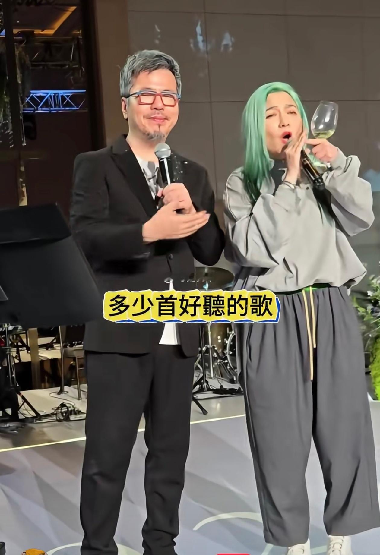 我想问下：曾经的“玉女”范晓萱为什么与现在反差这么大？中间发生了什么事吗？